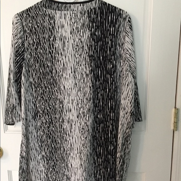 Catherine s black and white blouse - Picture 5 of 6